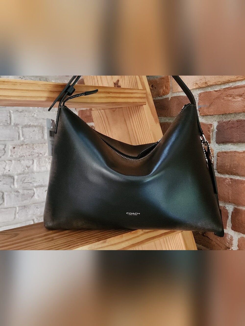 Coach Mott Messanger 33 In Loved Leather